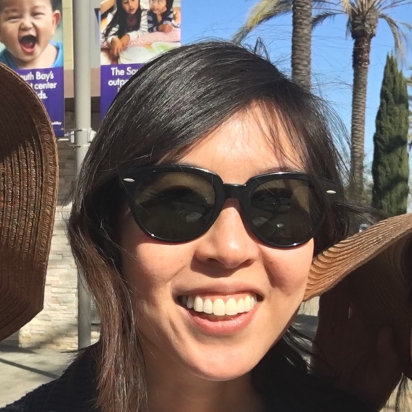 Meet your Posher, Stephanie - Picture 1 of 1